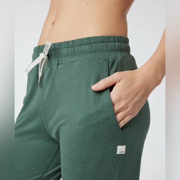 like new Vuori Performance Joggers 25” - Picture 3 of 7